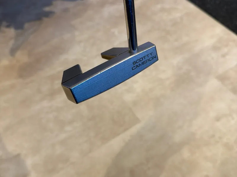 Titelist scotty cameron futura x5